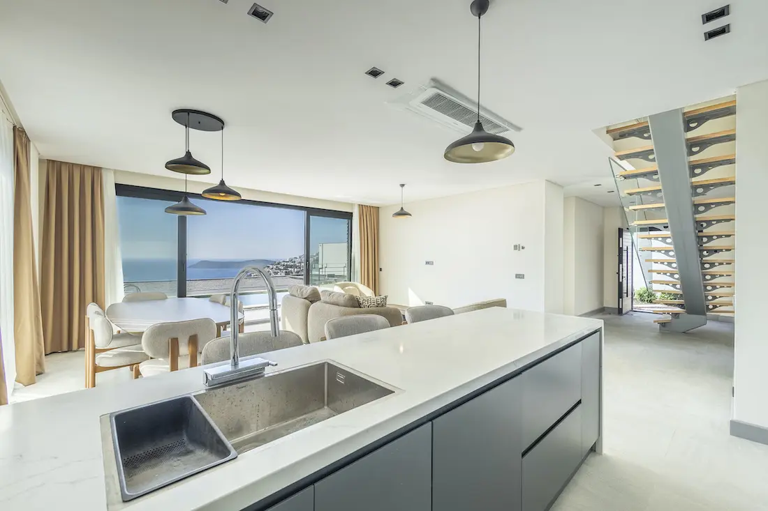 Fitted kitchen